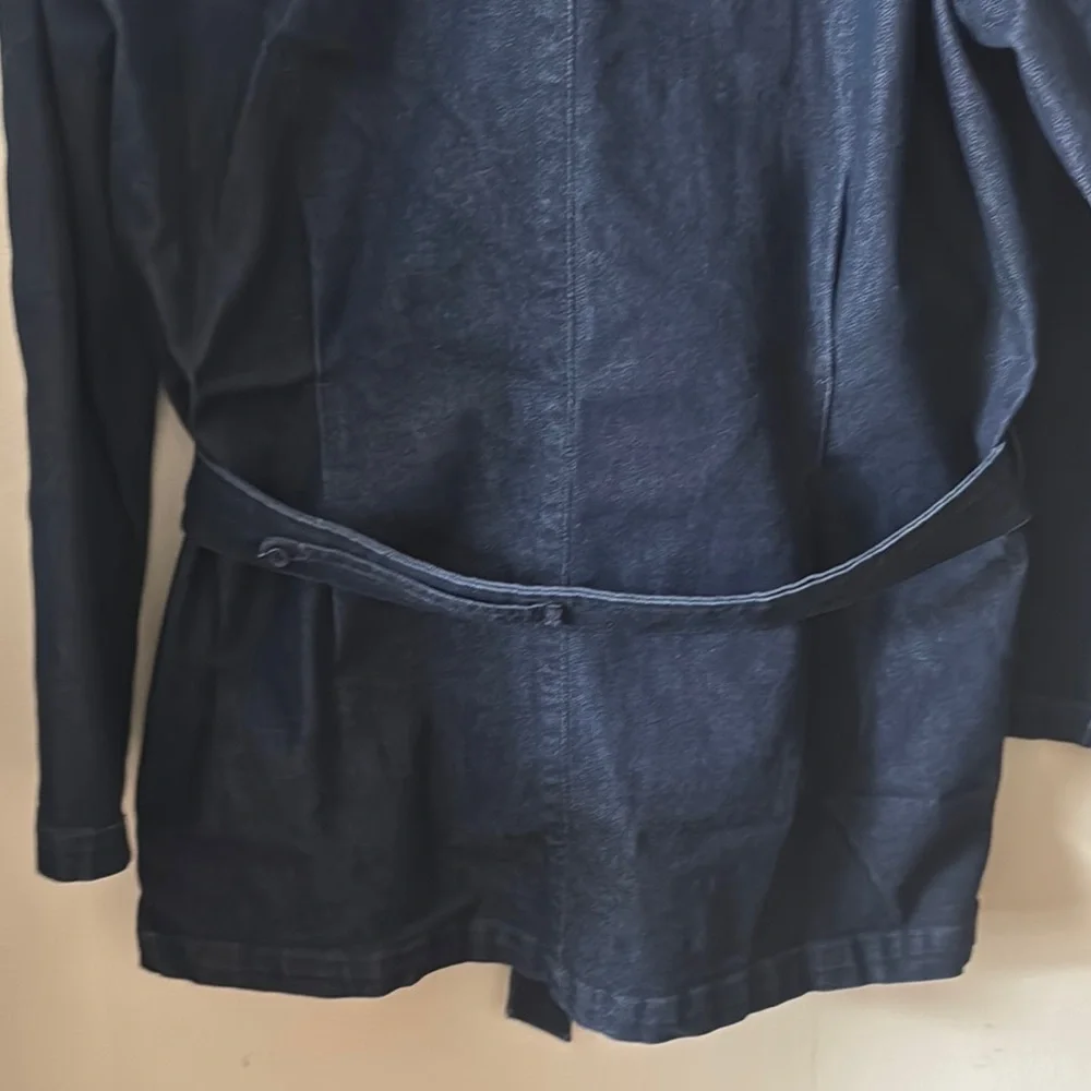 💙🐟🐳🔵Eddie Bauer Blue Jean Jacket Classic Lightweight Design - Picture 7 of 10
